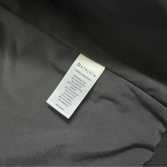 Athleta Range Sherpa Jacket in Black, Zipper closure, Women’s Medium - Picture 5 of 8